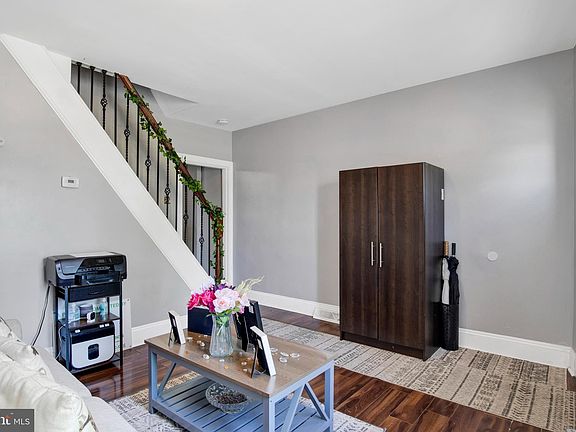 4th image of 302 New Castle Ave