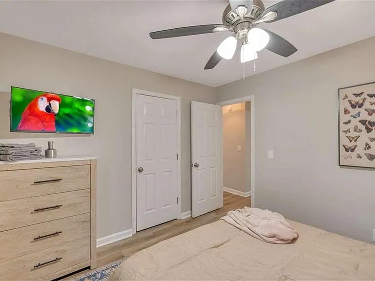 165 Bentley Pkwy — Photo 16