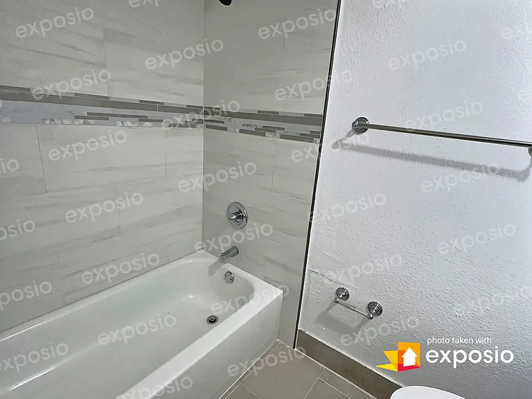 2070 Braman Ave #14 — Photo 9