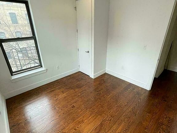 3rd image of 336 Franklin Ave #6A