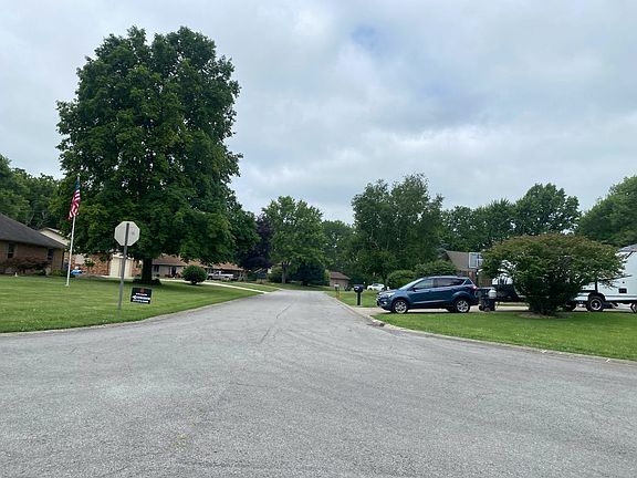 4th image of 5615 N Olivia Dr