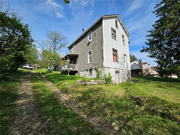 2nd image of 3249 Clay Pike St