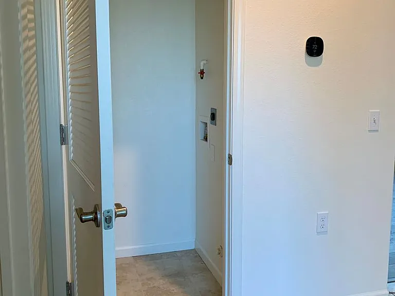 1900 Monroe Ct #100 — Photo 28
