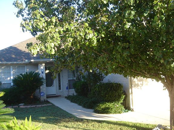 3rd image of 143 Georgia Pl