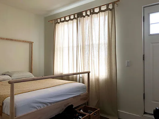 Rented by Nooklyn NYC LLC | media 45