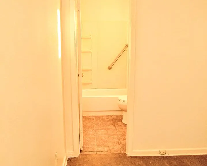 2807 Vanda Ave — Photo 10