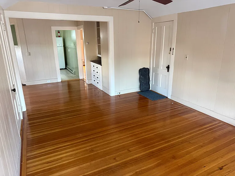 4 Walnut St #3 — Photo 2