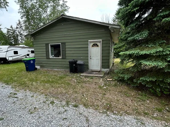 4935 Kochville Rd, Saginaw, MI 48604
