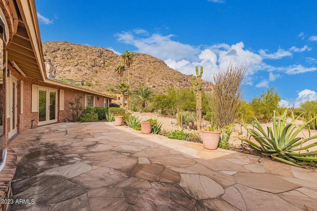 Building Photo - 5937 E Cheney Dr
