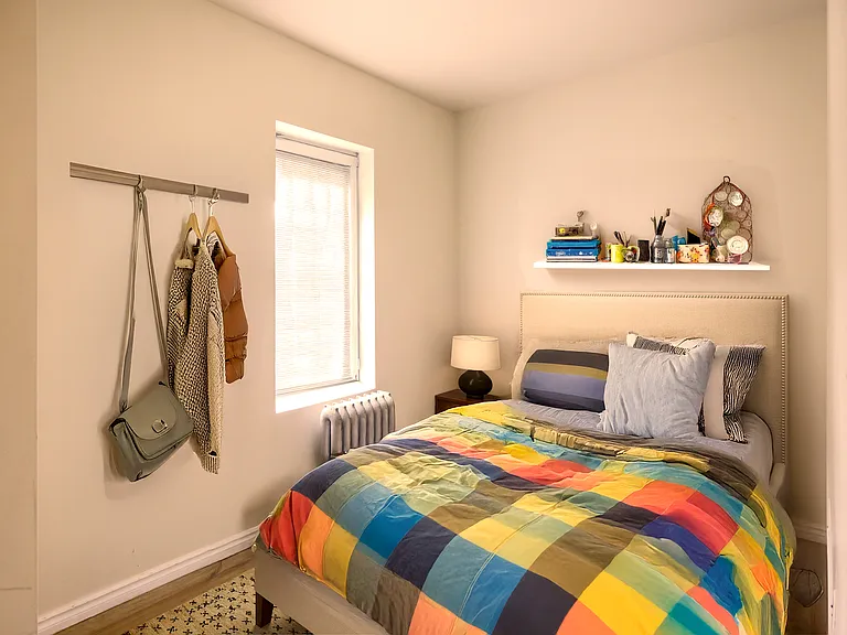 724 Wellington Ave — Photo 4