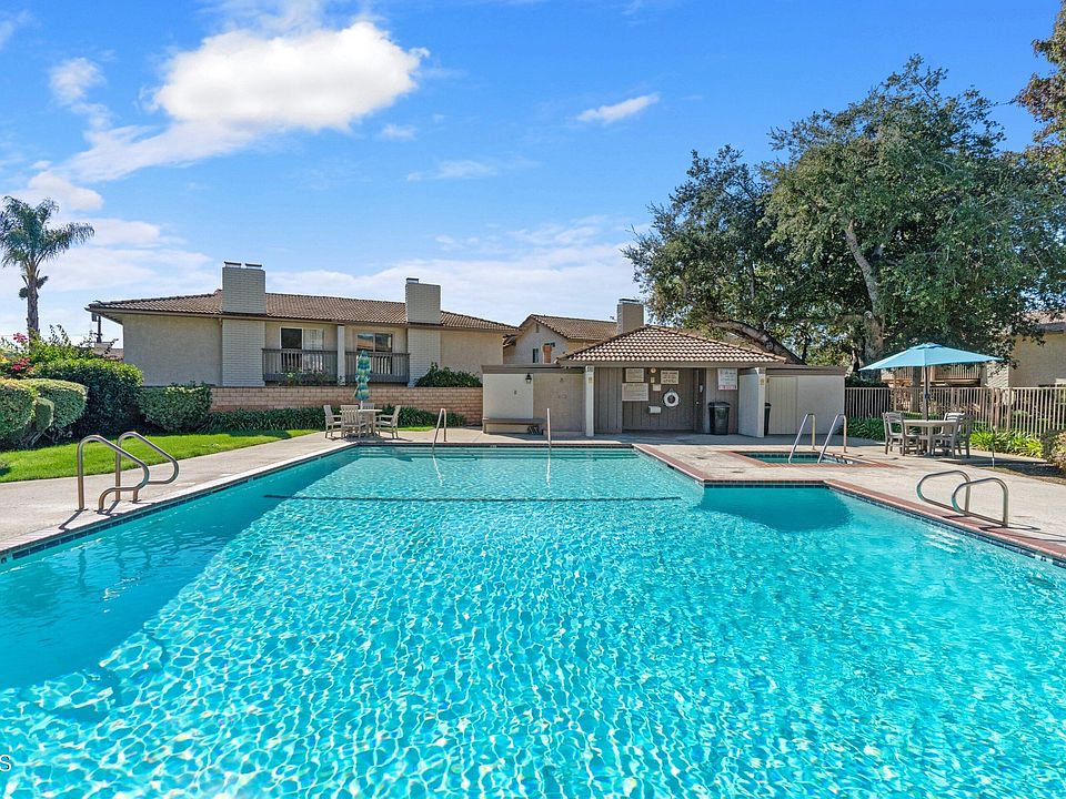1st image of 128 Oak Forest Cir