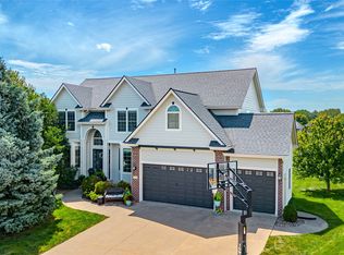 15236 Prairie Ave, Urbandale, IA 50323