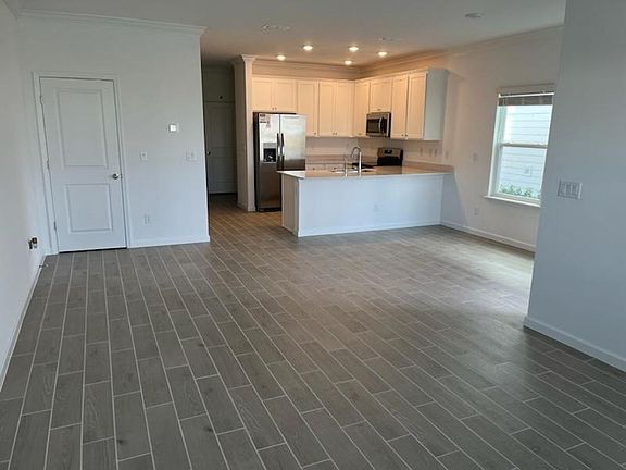 5th image of 51 Carmella Ct