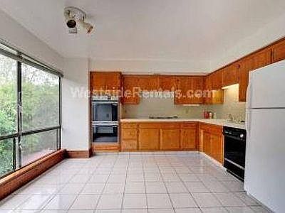 3rd image of 4931 Coldwater Canyon Ave #1