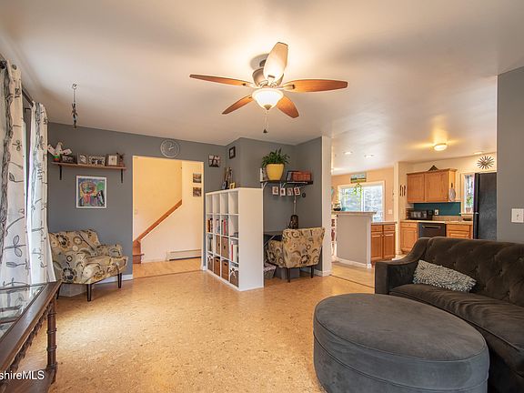 3rd image of 233 Hulett Hill Rd