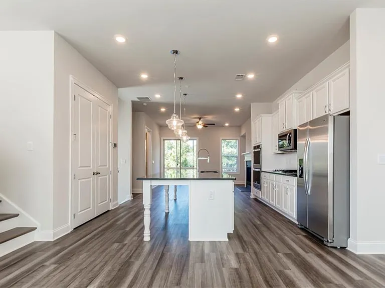 1662 Mountain Top Ln — Photo 6