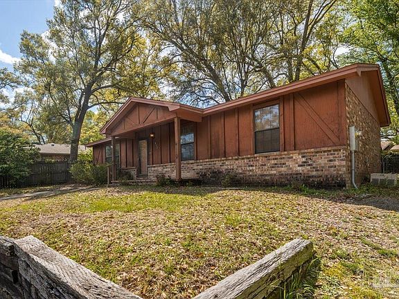 2nd image of 812 Brook Meadow Ln