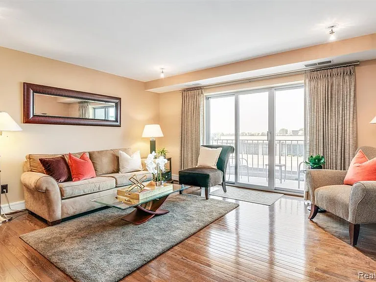411 S Old Woodward Ave #502 — Photo 3