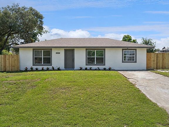 3rd image of 2715 TIMBERLAKE AVENUE
