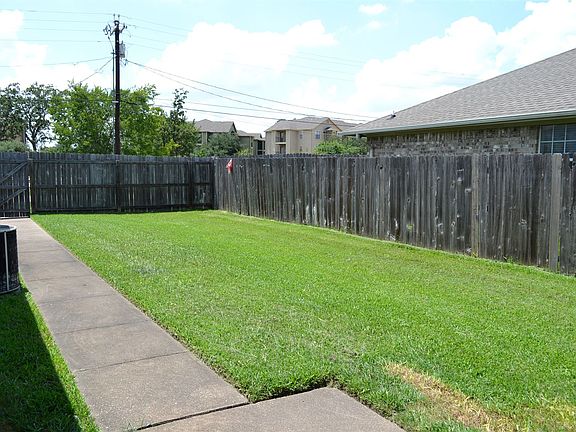 4th image of 1818 Woodsman Dr #A-b