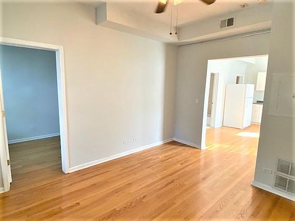 4th image of 863 N Marshfield Ave APT 3F