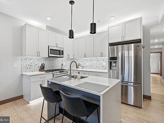 5th image of 2109 M St NE #5