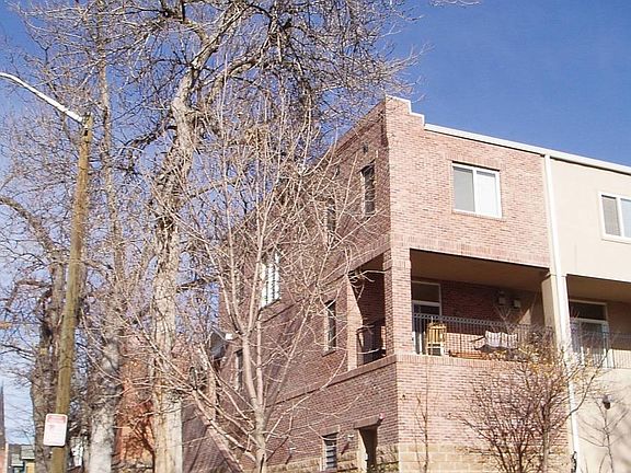 End Unit - Windows on 3 sides