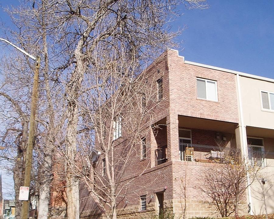 End Unit - Windows on 3 sides