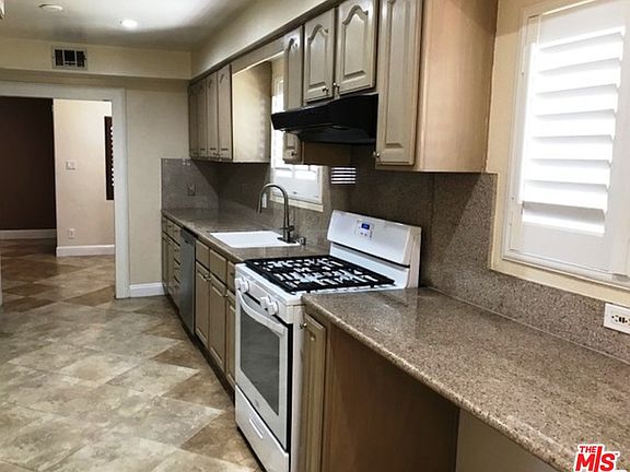 5th image of 3821 W 186th St