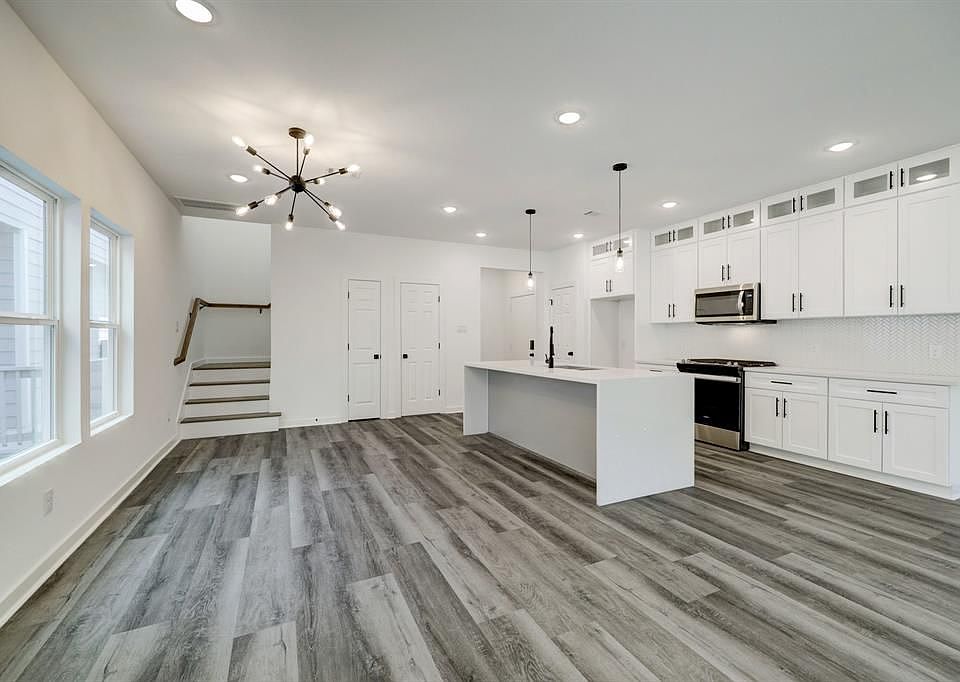 1st image of 505 Neyland St #B