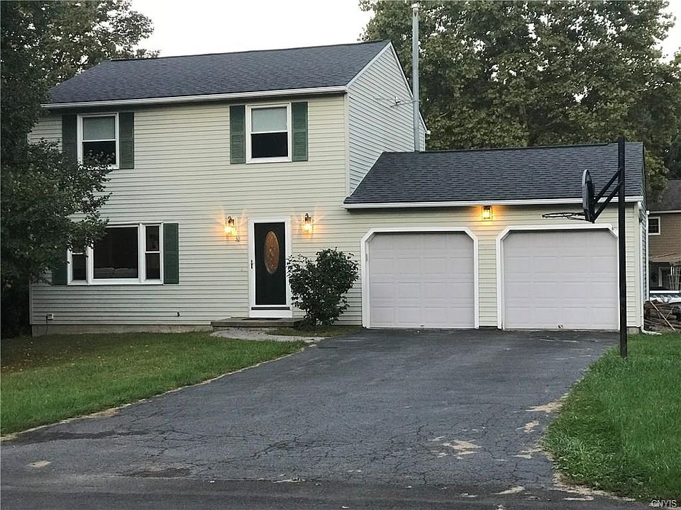 2nd image of 32 Braeside Rd
