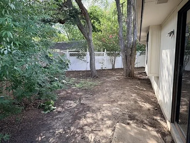 1920 White Oak Cir — Photo 17
