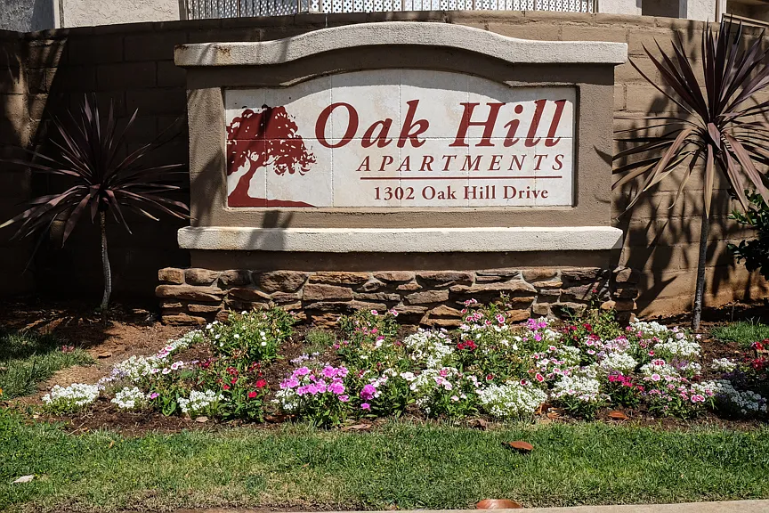 Oak Hill Apartments