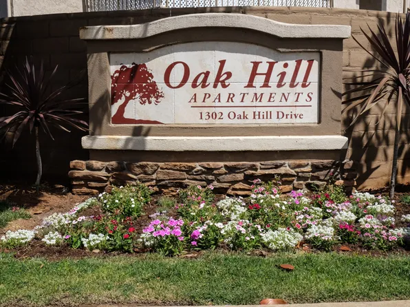 Oak Hill Apartments