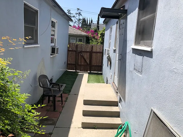 2826 Saint George St — Photo 9