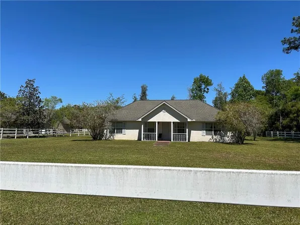 868 Buck Swamp Rd, Brunswick, GA 31523