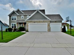 3354 Field Hawk Dr, Valparaiso, IN 46383