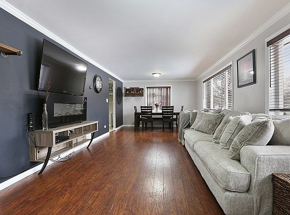 3rd image of 4917 W Oak Center Dr