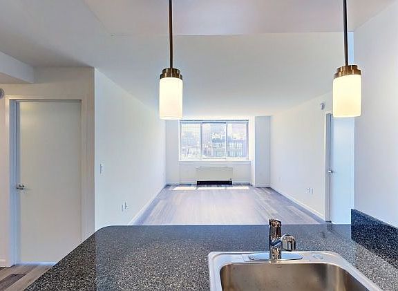3rd image of 229 Chrystie St APT 713