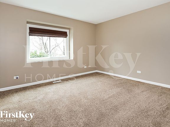 4th image of 1405 Middlebury Dr