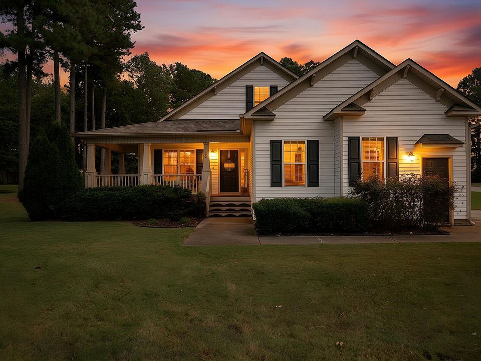 1st image of 20 Pine Nut Ln