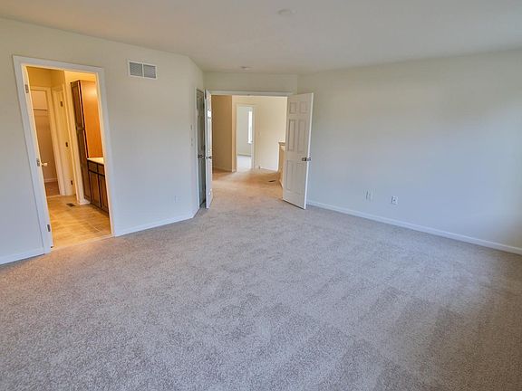 Monarch - 989 Spring White Dr