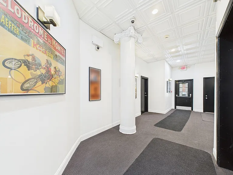 Morris Apartments — Photo 10