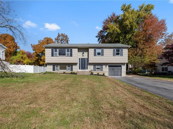 5 Roman Acres Drive, Garnerville, NY 10923