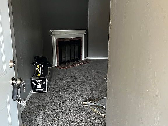 Entry /Living Room