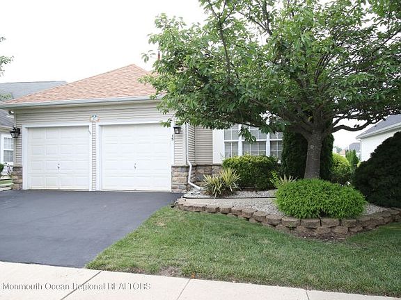 3rd image of 15 Provence Dr