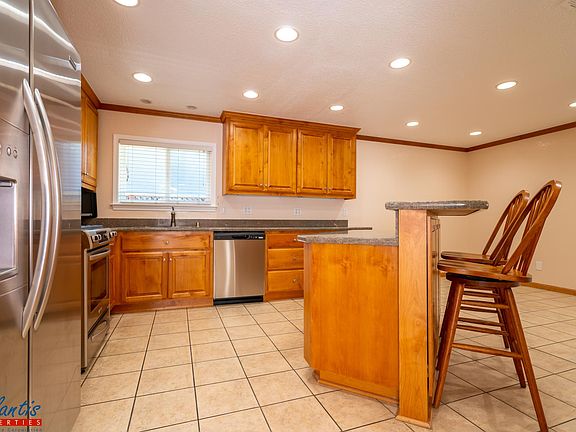 5th image of 489 Safari Dr