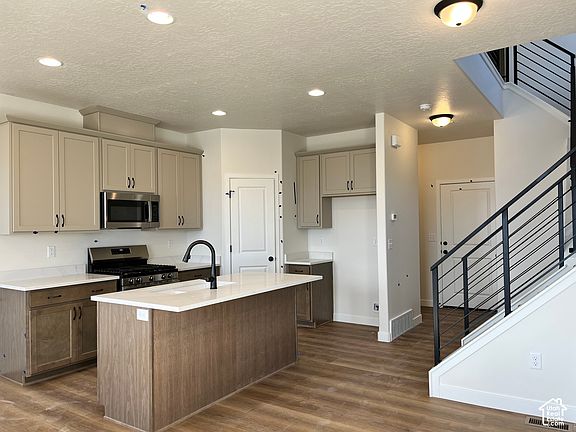 3rd image of 6851 S Mount Berry Rd #440