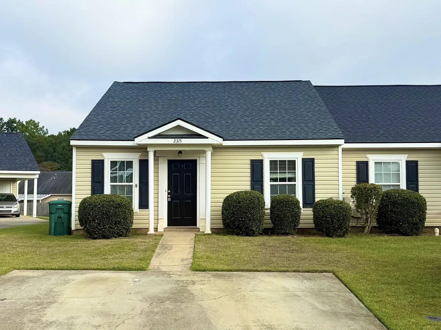 2 bed, 1092 sqft, $995 — Photo 1