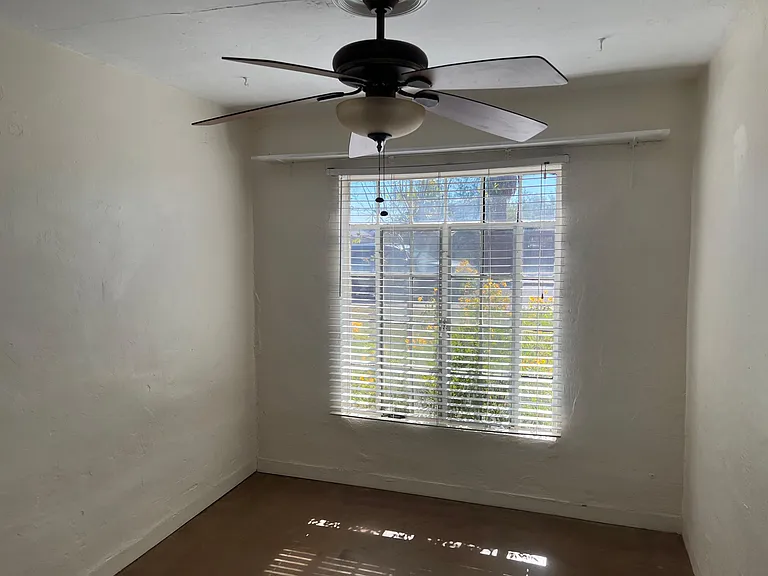 2034 W Cypress St — Photo 13